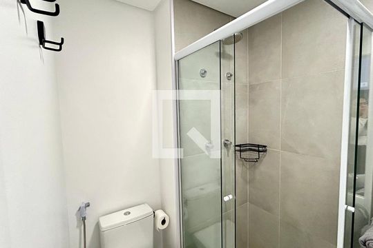Banheiro de kitnet/studio para alugar com 1 quarto, 29m² em Macedo, Guarulhos