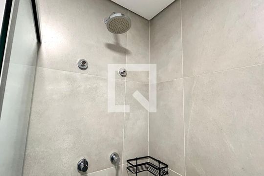 Banheiro de kitnet/studio para alugar com 1 quarto, 29m² em Macedo, Guarulhos