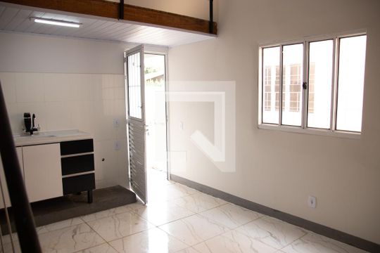 Kitnet/Studio para alugar com 1 quarto, 72m² em Jardim Balneário Meia Ponte, Goiânia