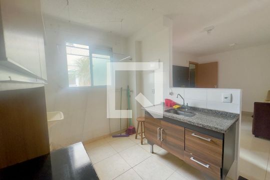 Sala de apartamento para alugar com 2 quartos, 43m² em Água Chata, Guarulhos