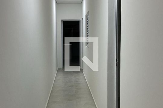 Corredor de kitnet/studio para alugar com 1 quarto, 24m² em Vila Água Funda, São Paulo