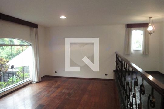 Casa à venda com 4 quartos, 269m² em Jardim Sao Bento, São Paulo