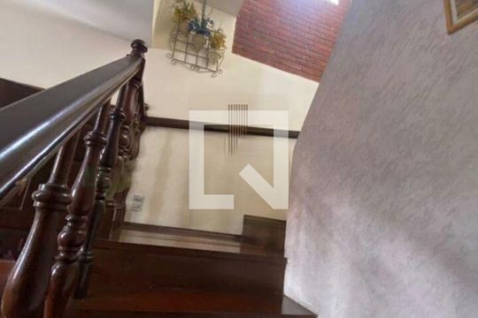Casa à venda com 3 quartos, 180m² em Parque Ipe, São Paulo