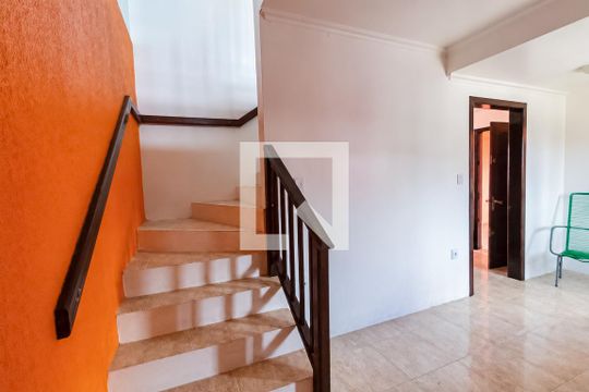Casa à venda com 4 quartos, 240m² em Harmonia, Canoas
