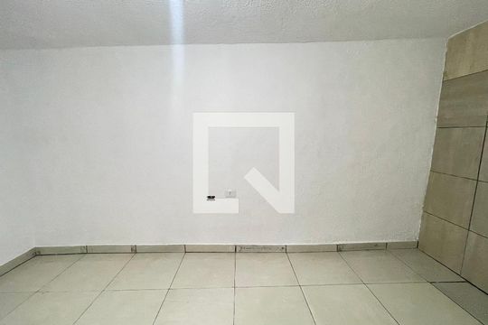 Quarto de casa para alugar com 1 quarto, 40m² em Jaguaré, São Paulo