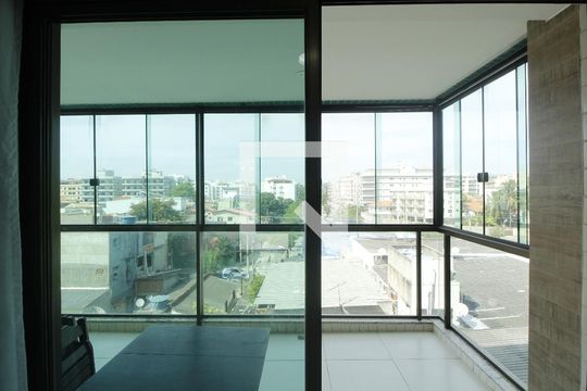 Apartamento para alugar com 2 quartos, 107m² em Vila Nova, Cabo Frio