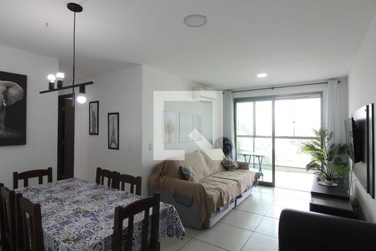 Apartamento para alugar com 2 quartos, 107m² em Vila Nova, Cabo Frio