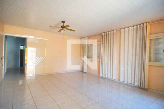 Sala de casa à venda com 4 quartos, 200m² em Rio Branco, Novo Hamburgo