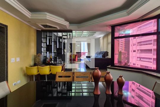 Apartamento para alugar com 4 quartos, 202m² em Jardim, Santo André