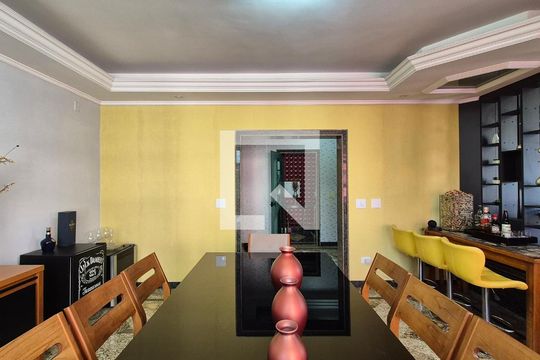 Apartamento para alugar com 4 quartos, 202m² em Jardim, Santo André