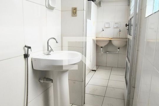 Banheiro de apartamento para alugar com 2 quartos, 75m² em Floresta, Belo Horizonte