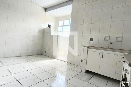 Cozinha de apartamento para alugar com 2 quartos, 75m² em Floresta, Belo Horizonte