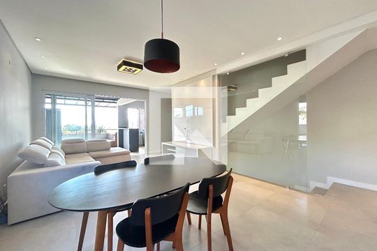 Sala de casa para alugar com 4 quartos, 289m² em Centro, Florianópolis