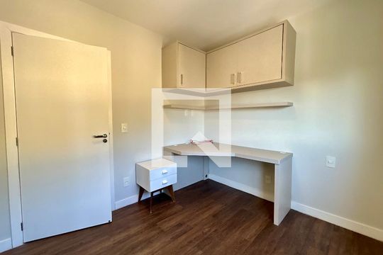 Suíte 2 de casa para alugar com 4 quartos, 289m² em Centro, Florianópolis