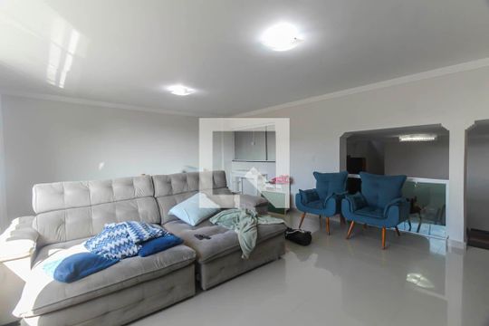 Casa para alugar com 4 quartos, 400m² em Vila Primavera, São Paulo