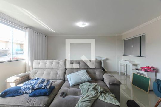 Casa para alugar com 4 quartos, 400m² em Vila Primavera, São Paulo