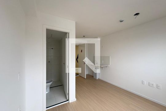 Sala/ Quarto  de kitnet/studio para alugar com 1 quarto, 17m² em Freguesia do Ó, São Paulo
