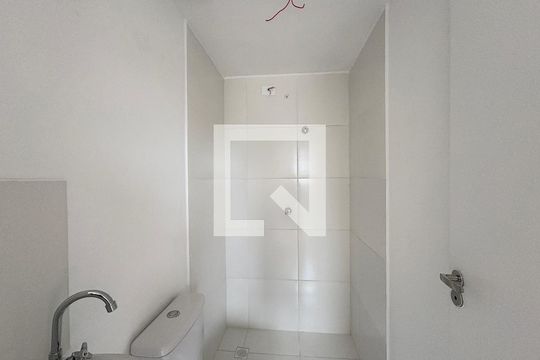 Banheiro de kitnet/studio para alugar com 1 quarto, 17m² em Freguesia do Ó, São Paulo