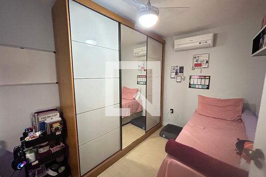 Quarto 1 de casa para alugar com 4 quartos, 120m² em Engenho de Dentro, Rio de Janeiro