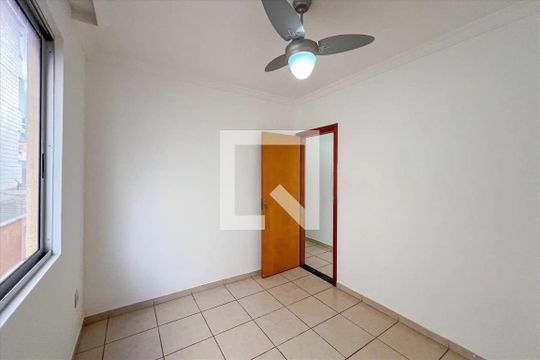 Quarto de apartamento para alugar com 2 quartos, 90m² em Castelo, Belo Horizonte