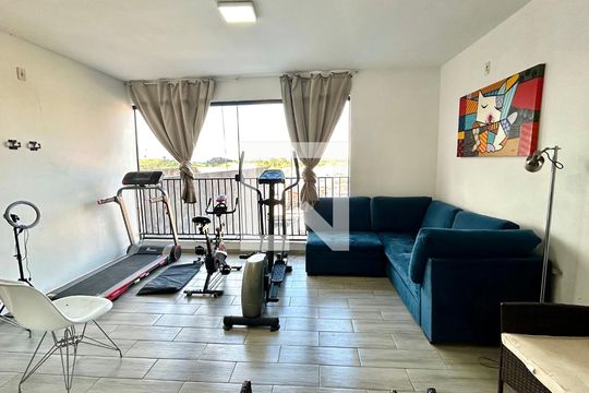 Sala de casa para alugar com 2 quartos, 300m² em Jardim Alice, Guarulhos
