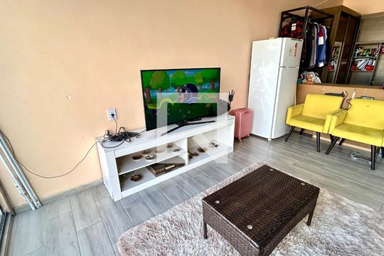 Sala de casa para alugar com 2 quartos, 300m² em Jardim Alice, Guarulhos