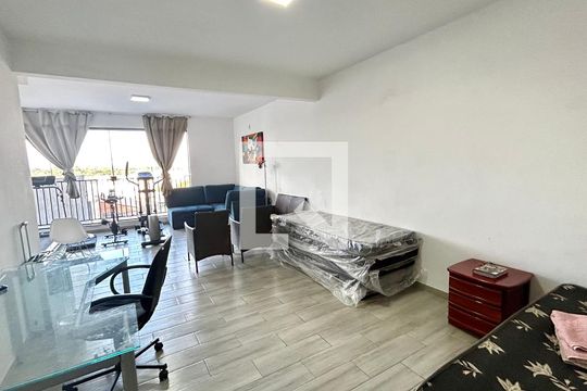 Sala de casa para alugar com 2 quartos, 300m² em Jardim Alice, Guarulhos
