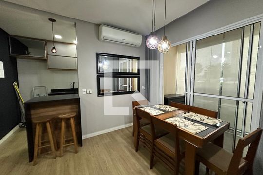 Sala de apartamento à venda com 2 quartos, 54m² em Votuparim, Barueri