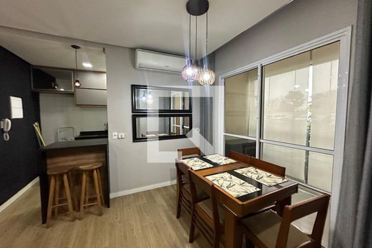 Sala de apartamento à venda com 2 quartos, 54m² em Votuparim, Barueri