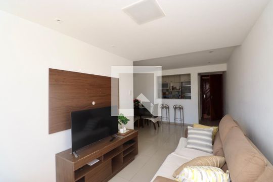 Sala de apartamento para alugar com 2 quartos, 73m² em Jardim Armação, Salvador