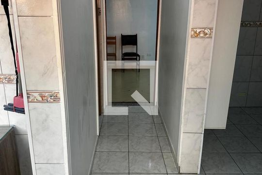Corredor de casa para alugar com 1 quarto, 40m² em Vila Paulista, São Paulo
