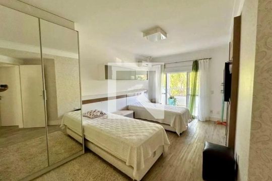 Quarto de casa para alugar com 5 quartos, 220m² em Barra da Lagoa, Florianópolis