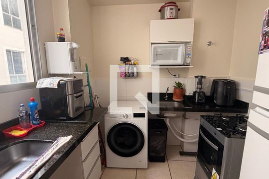 Cozinha e Área de Serviço de apartamento à venda com 2 quartos, 48m² em Residencial Aquários, Goiânia