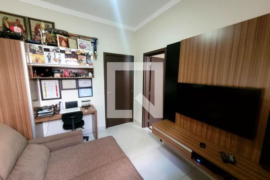 Sala de casa para alugar com 3 quartos, 180m² em Ribeirânia, Ribeirão Preto