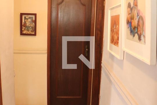 Corredor de apartamento para alugar com 3 quartos, 178m² em Imperador, Nova Iguaçu