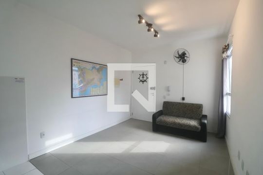 Sala de apartamento para alugar com 2 quartos, 43m² em Parque Enseada, Guarujá