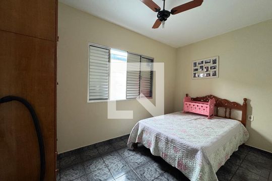 Quarto 2 de casa à venda com 3 quartos, 218m² em Jardim Roberto, Osasco