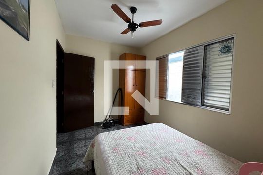 Quarto 2 de casa à venda com 3 quartos, 218m² em Jardim Roberto, Osasco