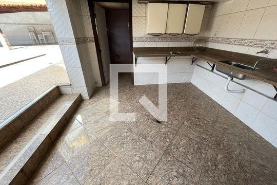 Casa para alugar com 4 quartos, 300m² em Fonte Grande, Contagem