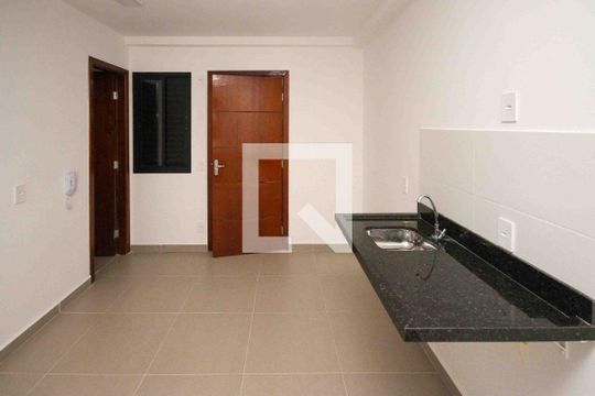 Sala e cozinha de apartamento para alugar com 1 quarto, 40m² em Vila Alpina, São Paulo