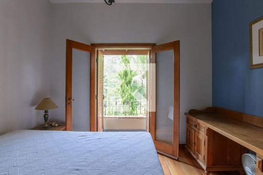 Quarto 2 de casa de condomínio à venda com 4 quartos, 416m² em Residencial Quatro (Alphaville), Santana de Parnaíba