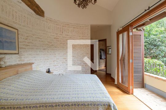 Suíte principal de casa de condomínio à venda com 4 quartos, 416m² em Residencial Quatro (Alphaville), Santana de Parnaíba