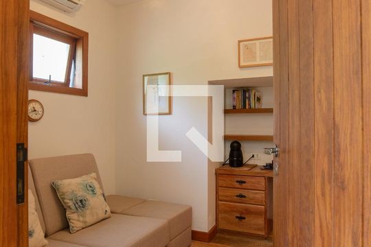 Quarto  de casa de condomínio à venda com 4 quartos, 416m² em Residencial Quatro (Alphaville), Santana de Parnaíba