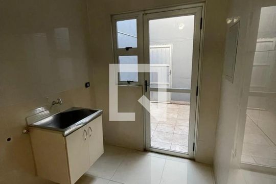 Lavanderia de casa para alugar com 3 quartos, 260m² em Jardim Karaíba, Uberlândia