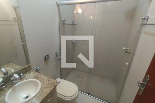 Casa para alugar com 3 quartos, 260m² em Jardim Karaíba, Uberlândia