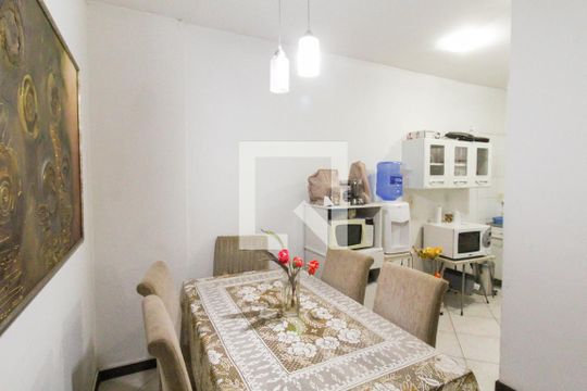 Sala 1 de casa para alugar com 5 quartos, 291m² em Vila Imbui, Cachoeirinha