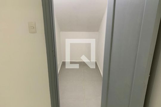 Sala de apartamento para alugar com 1 quarto, 75m² em Paquetá, Santos