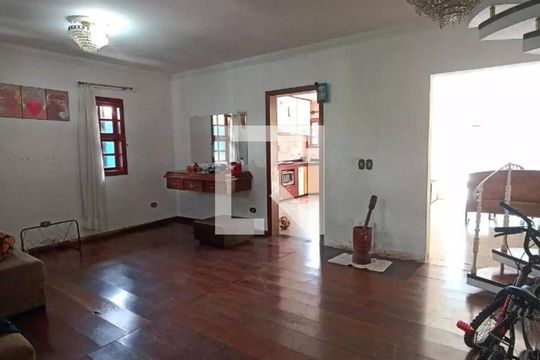 Sala de casa de condomínio para alugar com 3 quartos, 340m² em Jardim Belizário, Cotia