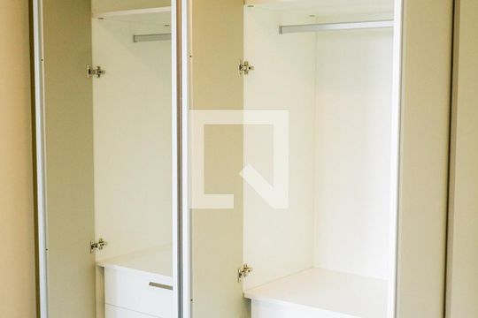 Quarto de kitnet/studio à venda com 1 quarto, 44m² em Indianópolis, São Paulo