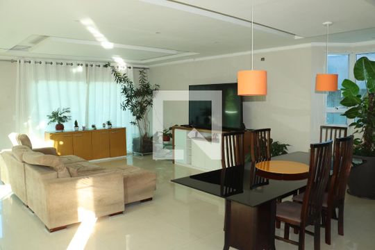Casa de Condomínio para alugar com 4 quartos, 570m² em Chácara do Remanso Gl Um, Cotia